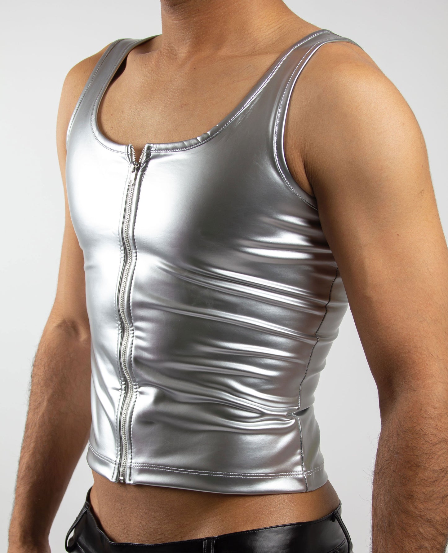 XXX SCOOP NECK ZIP VEST - FUTURE LOVERS