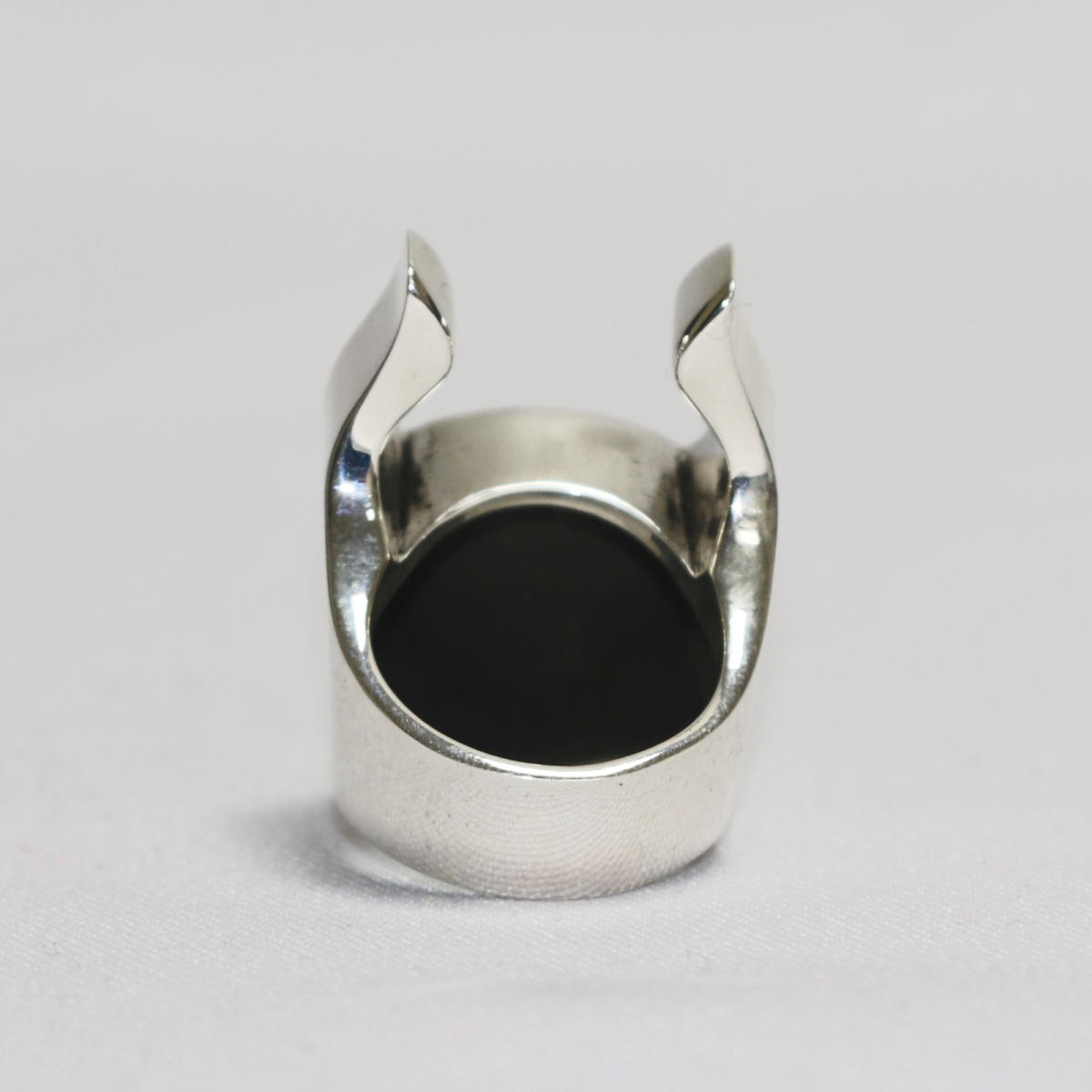 CIRC LOGO RING