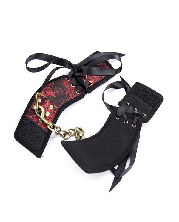 LACE WRIST CUFFS.