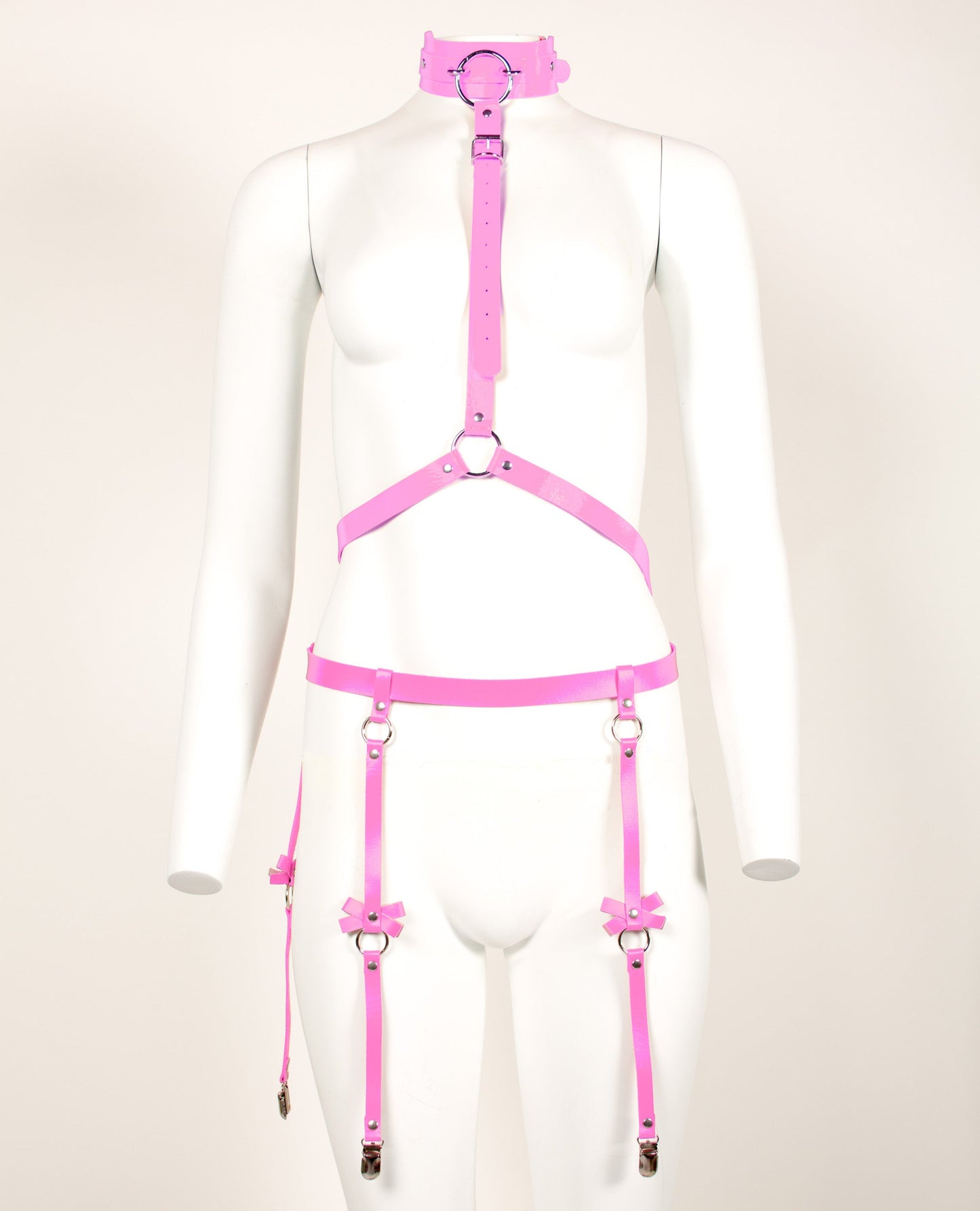 BOW GARTER.