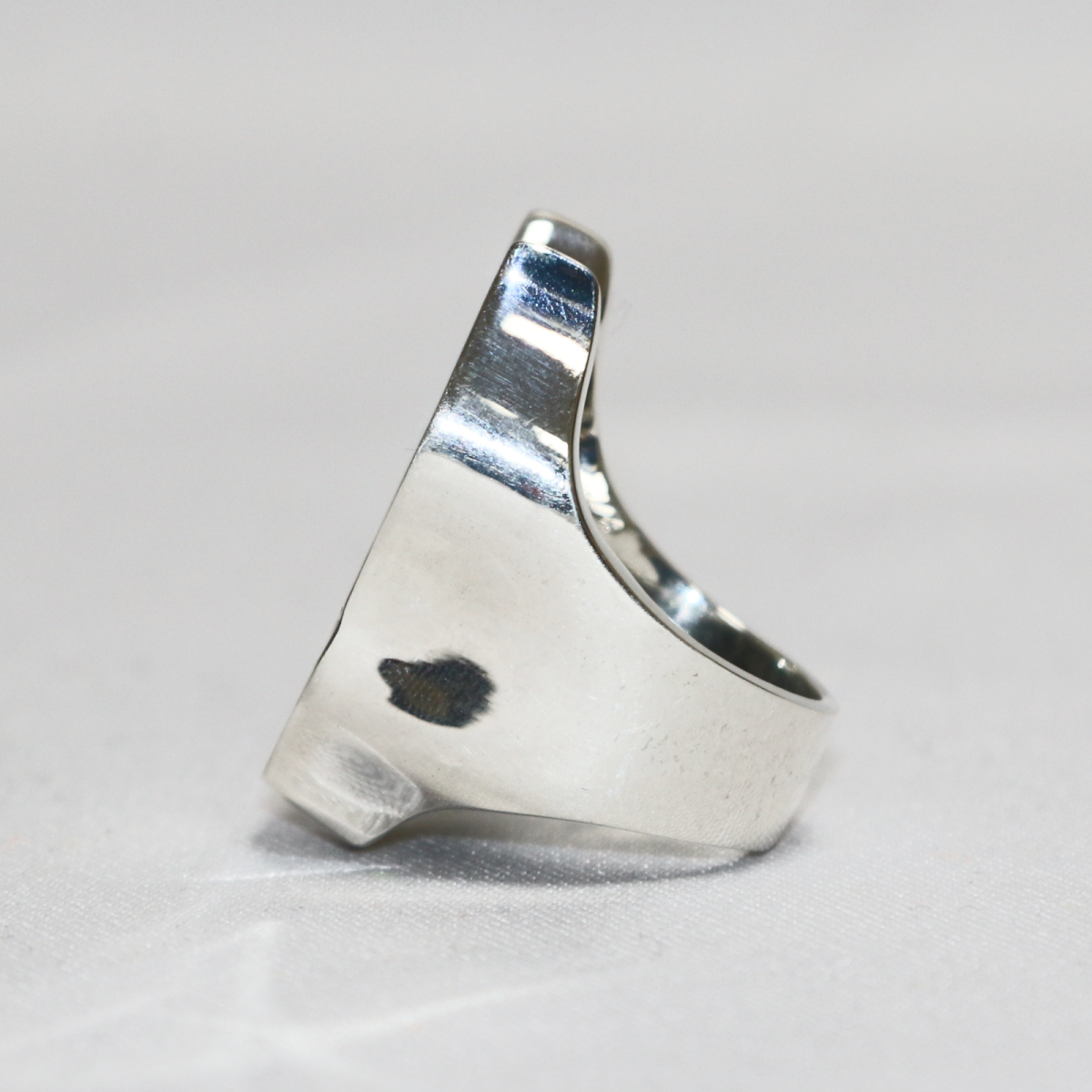 CIRC LOGO RING
