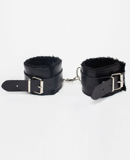 FURRY WRIST CUFF - FUTURE LOVERS