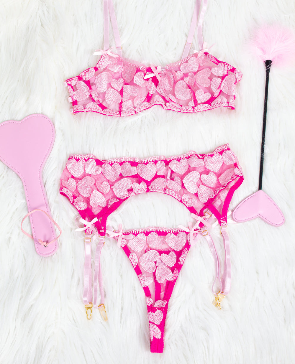 SHEER HEARTS SET.